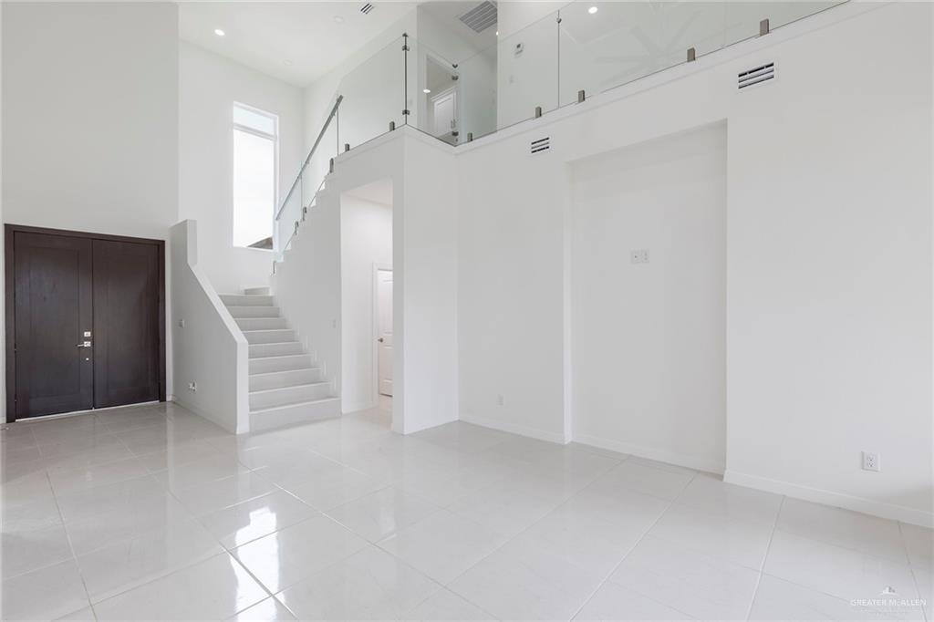 701 Helen Street, Mission, Texas image 2