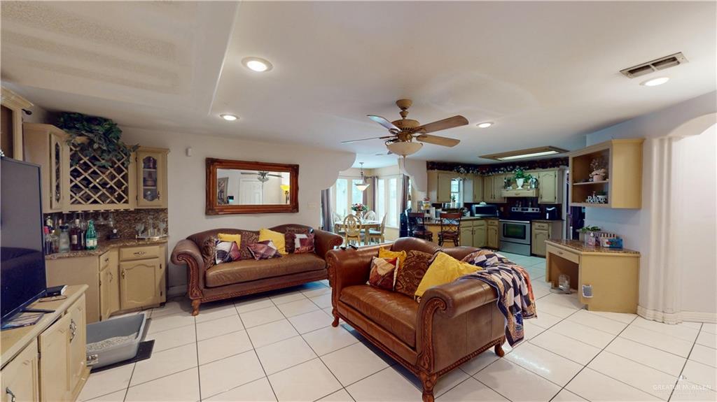 2802 Huisache Avenue, Edinburg, Texas image 7