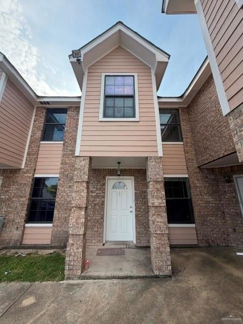 Townhouse For Rent - 2218 S Tourist Drive #E<br/> Edinburg, TX 78539