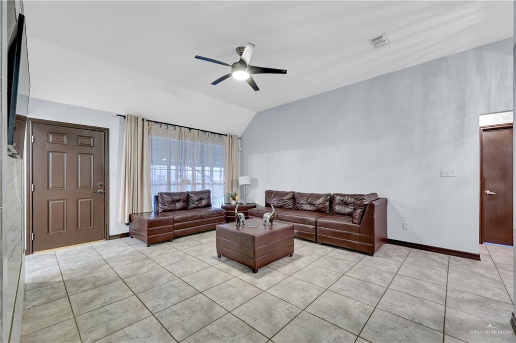 2013 Emory Avenue, McAllen, Texas image 4