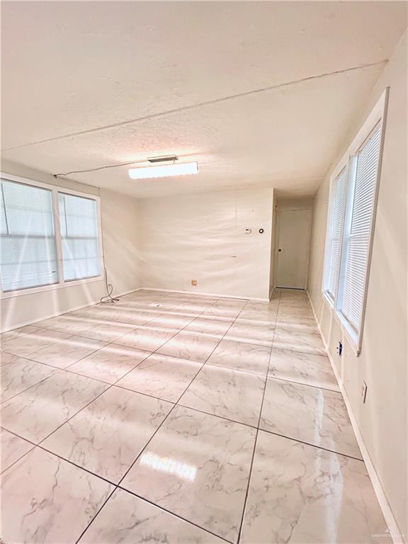401 N Kika De La Garza Boulevard, La Joya, Texas image 8
