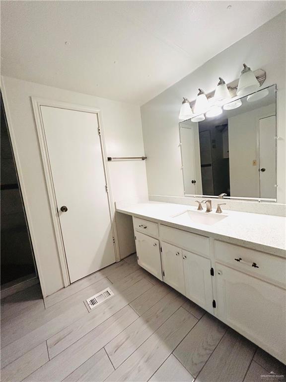 401 N Kika De La Garza Boulevard, La Joya, Texas image 15