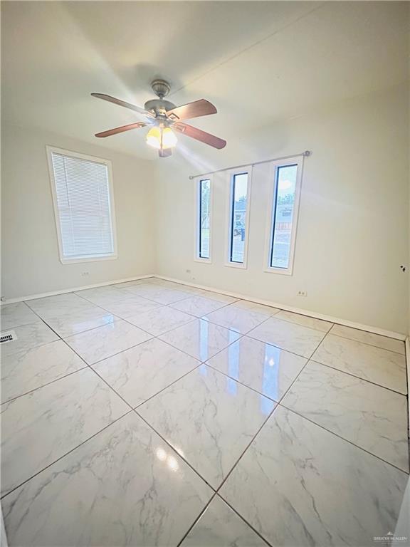 401 N Kika De La Garza Boulevard, La Joya, Texas image 10