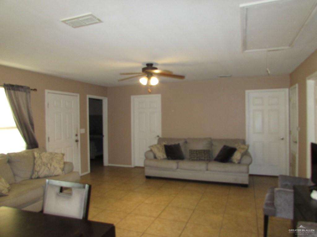 2936 Jasmine Street, Roma, Texas image 6