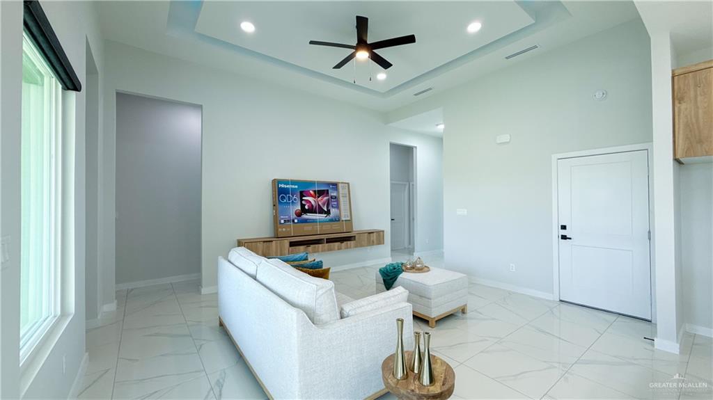 1009 W Cloud 9 Lane, Edinburg, Texas image 3