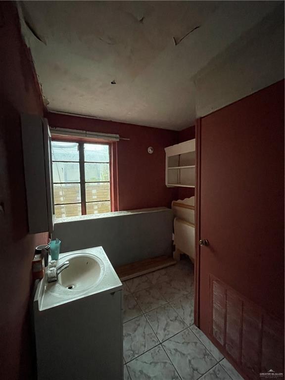 702 S Border Avenue, Weslaco, Texas image 3
