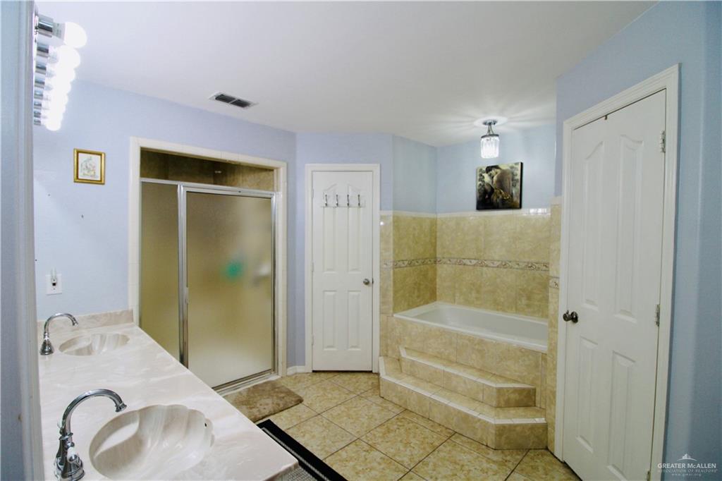 2405 Highland Drive, Weslaco, Texas image 9