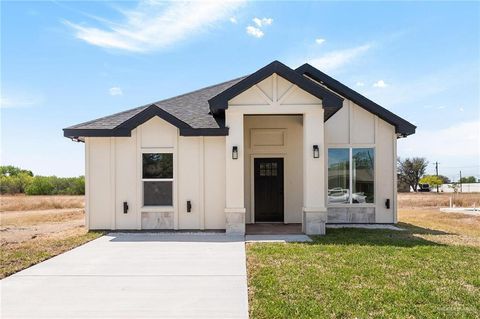 Photo of 209 S 17th Street, Donna, TX 78537 (MLS # 498773)