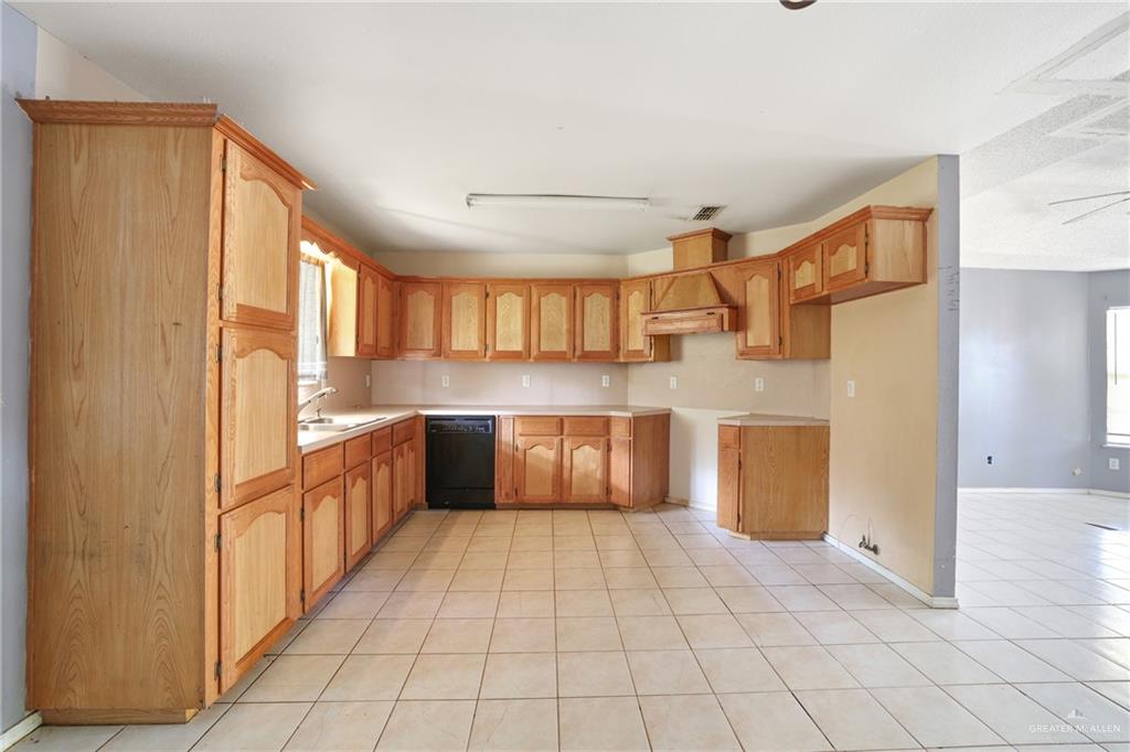 921 27th Street, Harlingen, Texas image 5