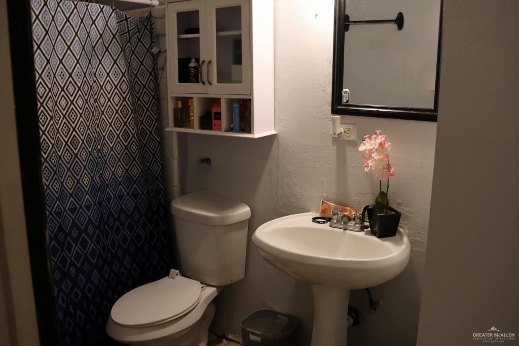 1100 Dormiendo Street, Edinburg, Texas image 12