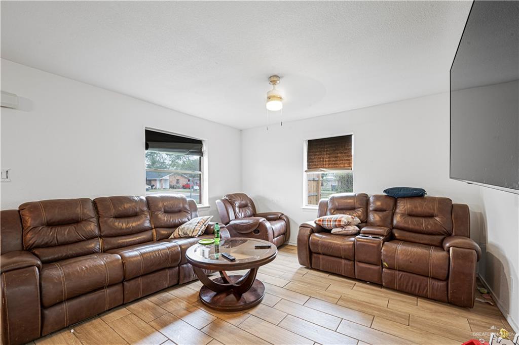 2121 Cypress Drive, Edinburg, Texas image 2