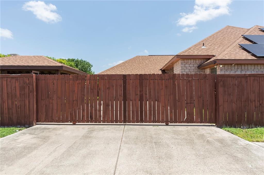 905 E Diaz Avenue, Pharr, Texas image 22