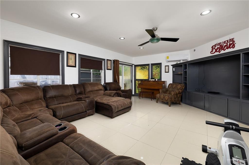 2409 Kerria Avenue, McAllen, Texas image 8