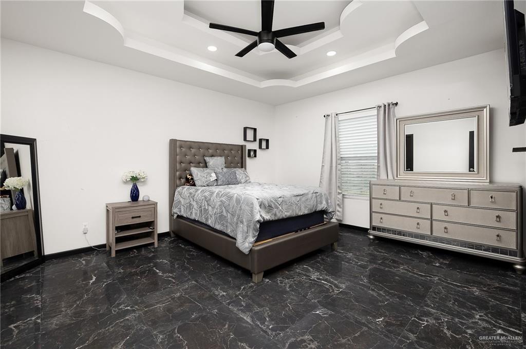 1619 Lago Delton Drive, Edinburg, Texas image 10