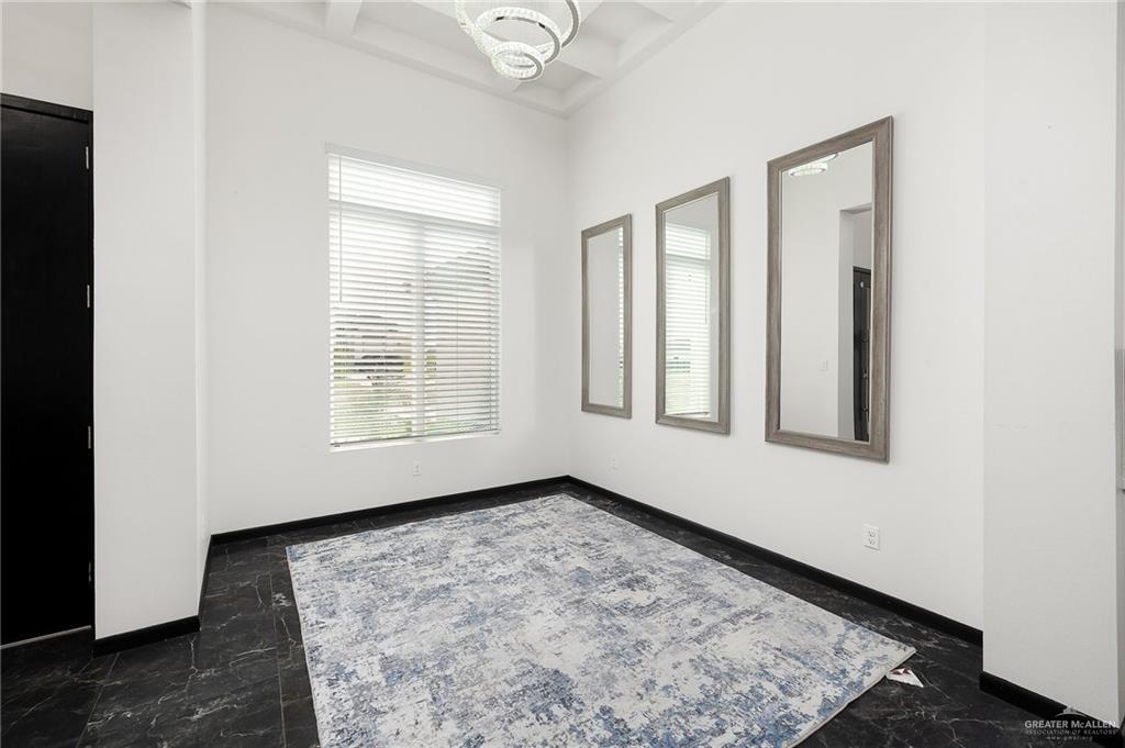 1619 Lago Delton Drive, Edinburg, Texas image 3