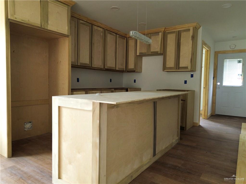 121 Huisache Street, Mission, Texas image 4