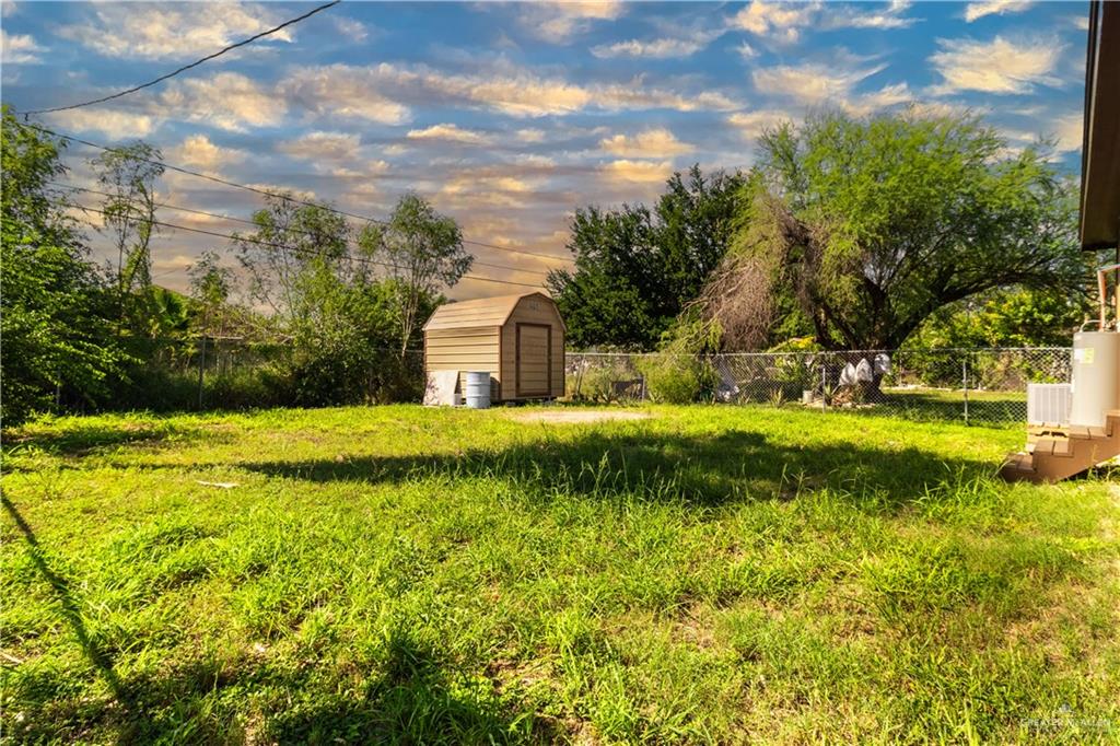 621 Nora Lane, Palmhurst, Texas image 5