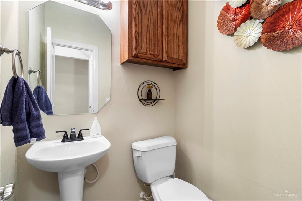 2713 Zurich Avenue, McAllen, Texas image 6