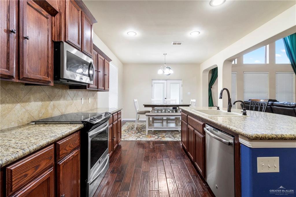 2713 Zurich Avenue, McAllen, Texas image 9