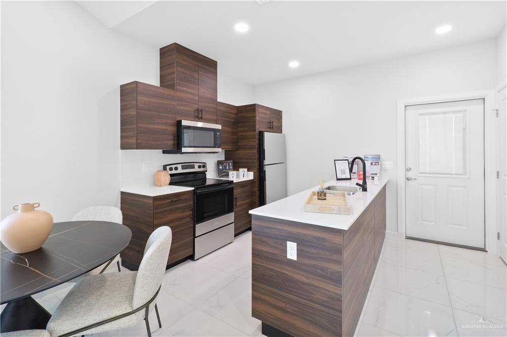 613 Coves Lane #3, Weslaco, Texas image 3