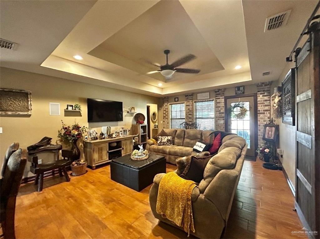 1112 Palm Parkway, Weslaco, Texas image 3