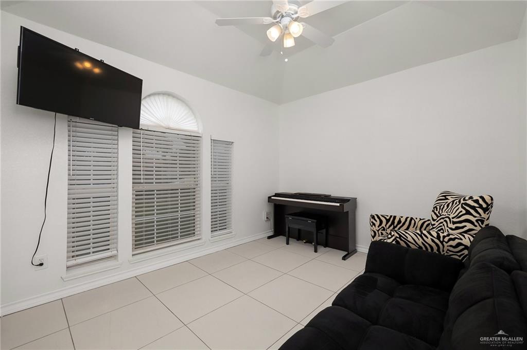 3408 Whiskey Drive, Pharr, Texas image 7