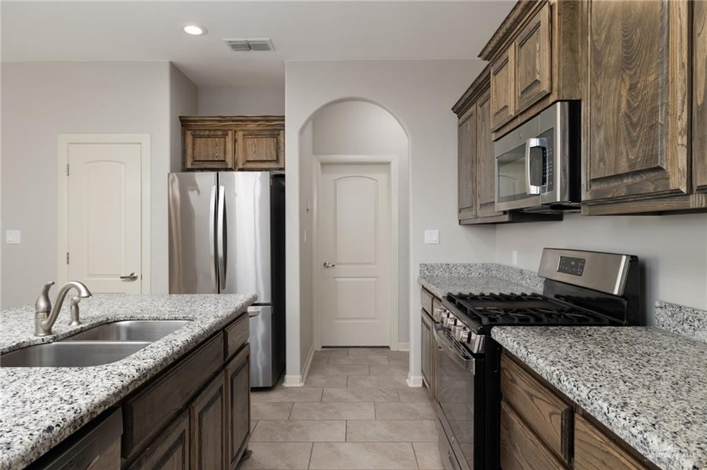 2506 Del Oro Drive, Mission, Texas image 4
