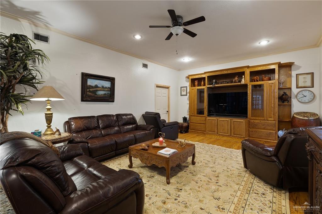 408 E Newport Lane, McAllen, Texas image 8