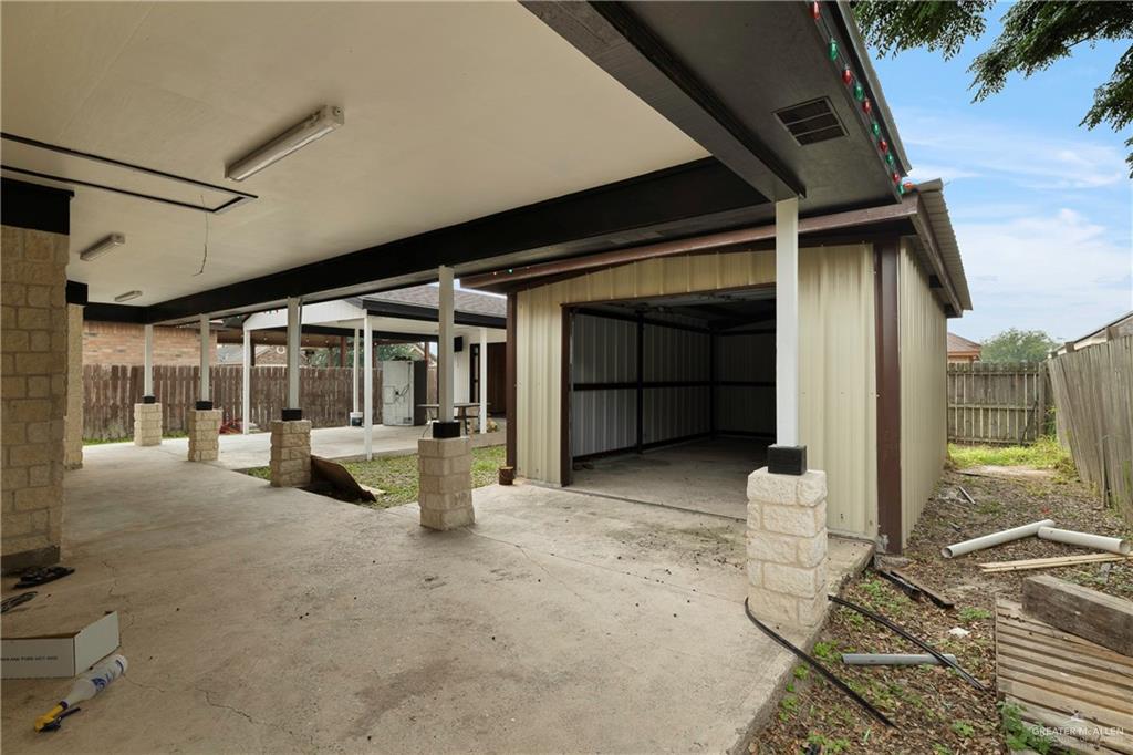 2404 Llano Mediano Lane, Edinburg, Texas image 15