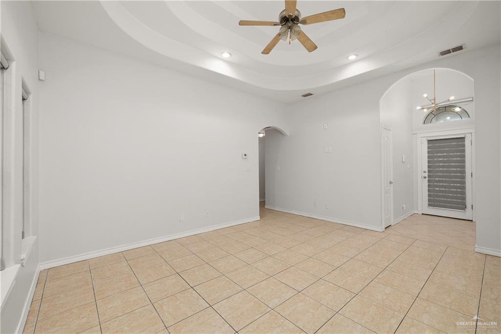 2404 Llano Mediano Lane, Edinburg, Texas image 3