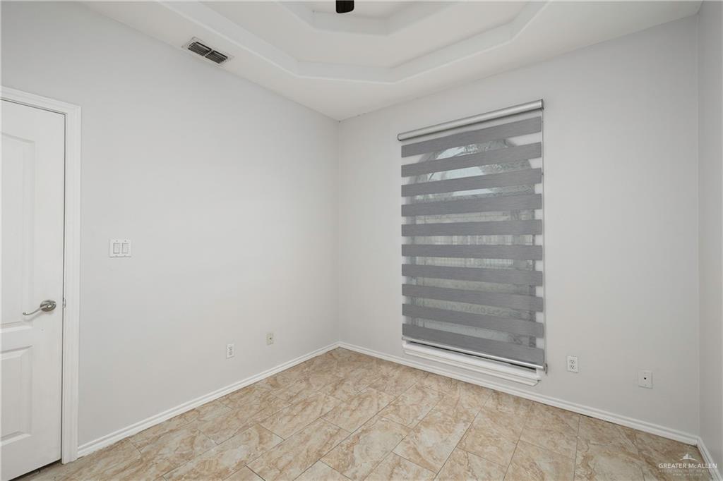 2404 Llano Mediano Lane, Edinburg, Texas image 9