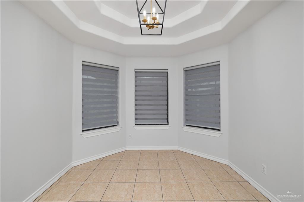 2404 Llano Mediano Lane, Edinburg, Texas image 6