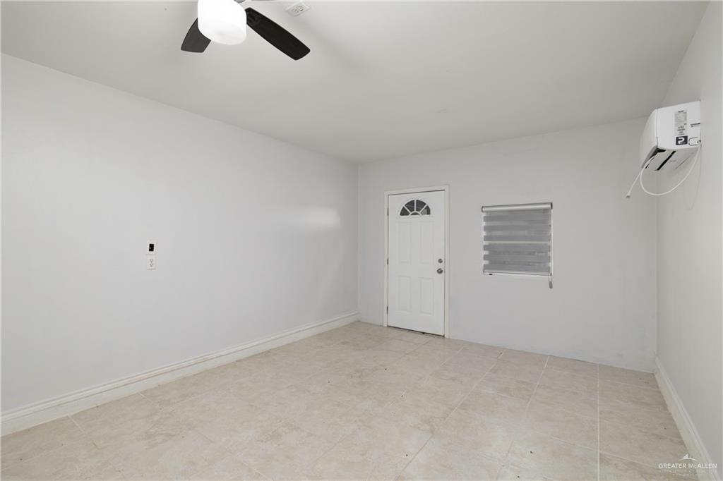 2404 Llano Mediano Lane, Edinburg, Texas image 14
