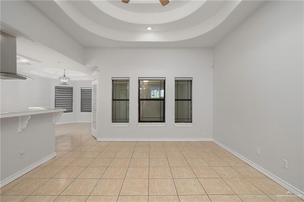 2404 Llano Mediano Lane, Edinburg, Texas image 4