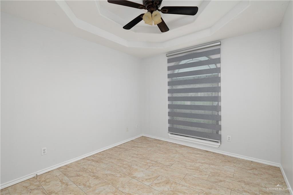 2404 Llano Mediano Lane, Edinburg, Texas image 10