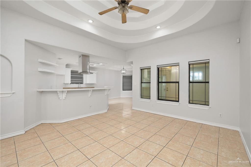 2404 Llano Mediano Lane, Edinburg, Texas image 2