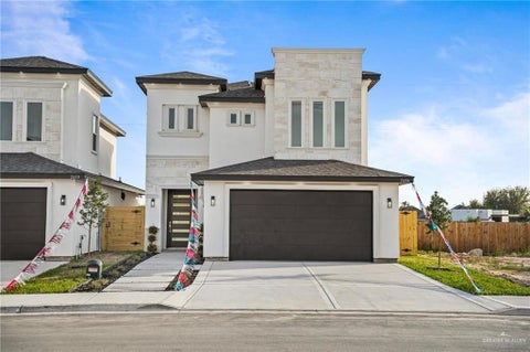 Townhouse For Sale - 2608 E Solar Street<br/> Hidalgo County, Mission, TX 78574