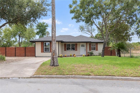 Homes For Sale - 1104 S Chelo Drive<br/> La Feria, TX 78559