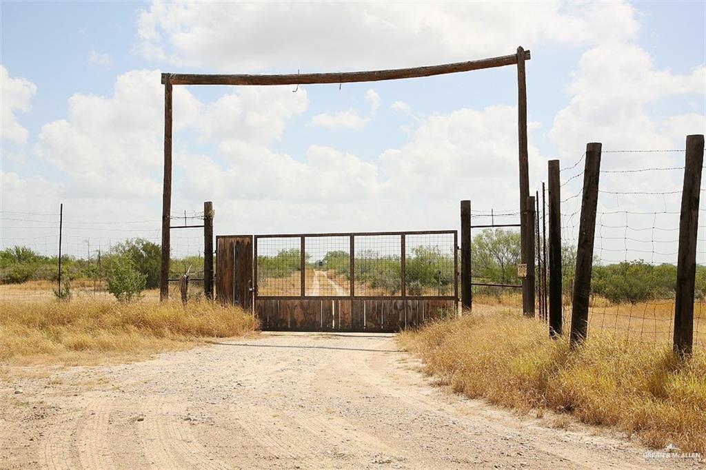 Loma Blanca Road, Roma, Texas image 1