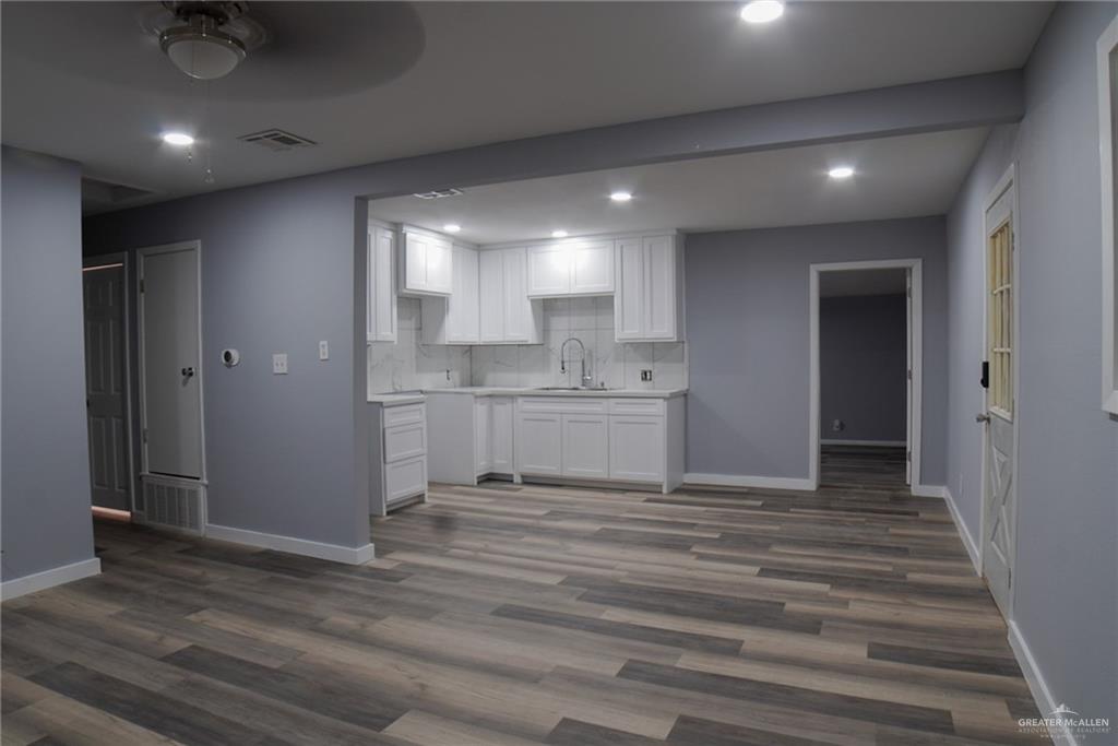 210 E Hurst Street, Harlingen, Texas image 2
