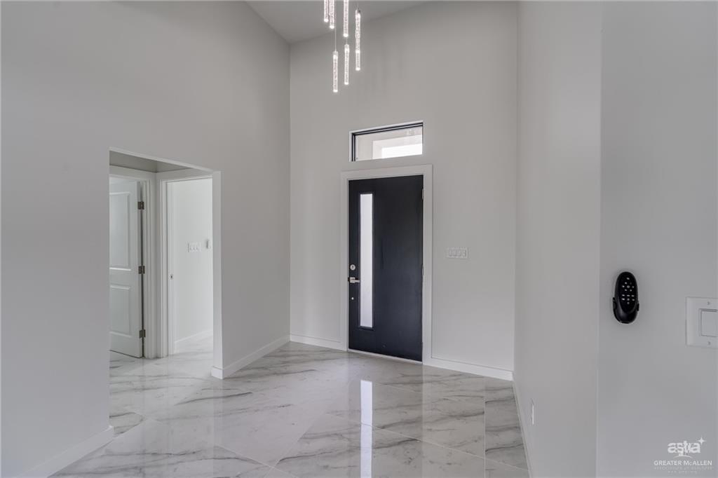 317 Palm Shores Boulevard #1, La Joya, Texas image 4