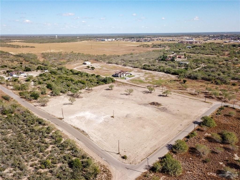 La Mesa Street, Rio Grande City, Texas image 12