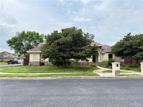Homes For Sale - 1204 Manzano Lane<br/> Edinburg, TX 78539