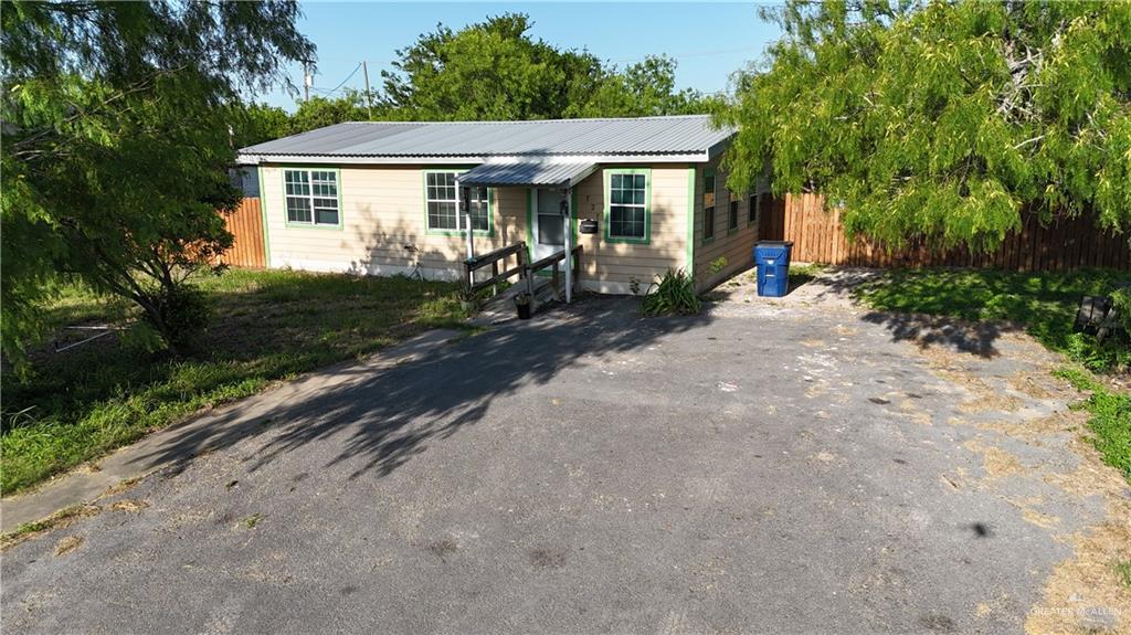 727 S Indiana Avenue, Mercedes, Texas image 1