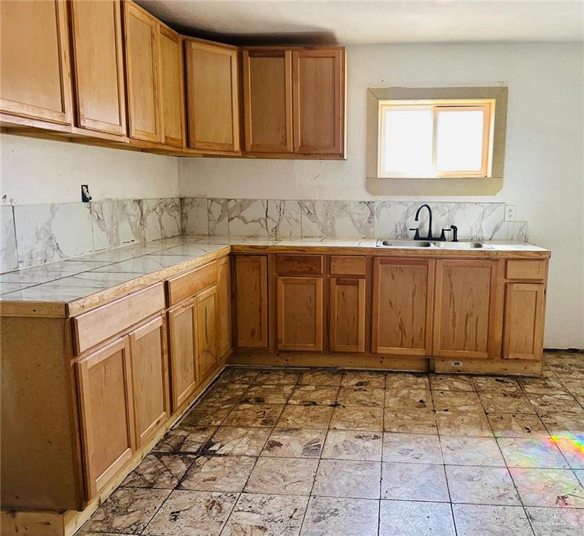 1620 S De La Rosa Drive, Donna, Texas image 4