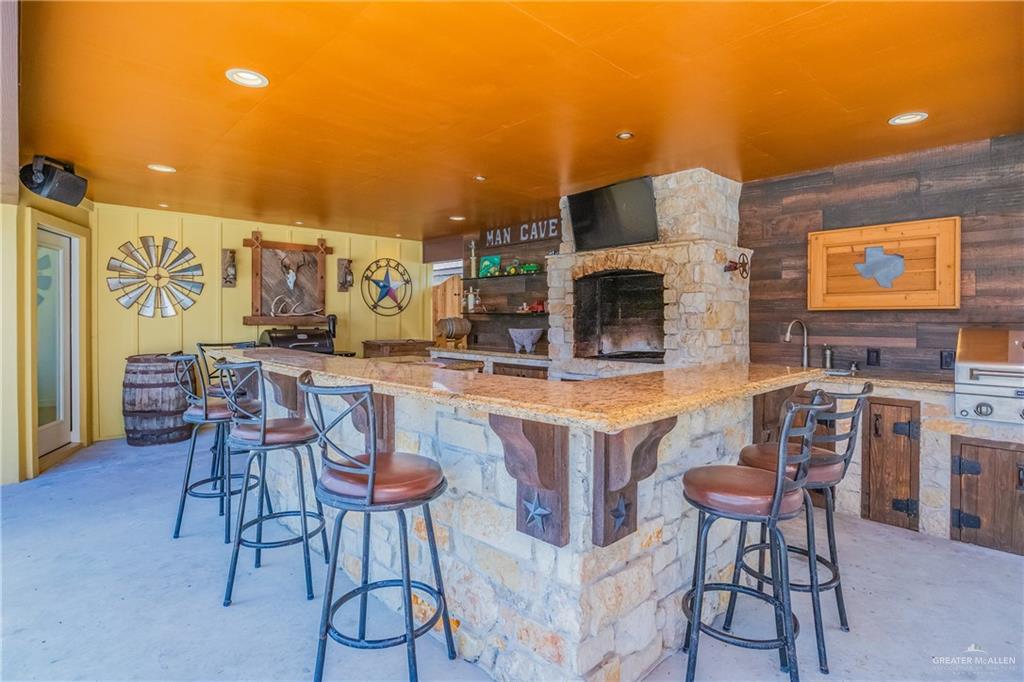 4116 N Flores Street, Edinburg, Texas image 3