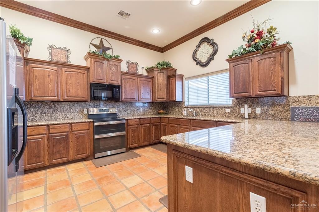 3908 Lark Drive, Mission, Texas image 20