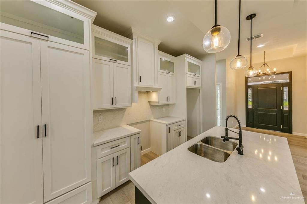 1310 S 9th Street, Alamo, Texas image 10
