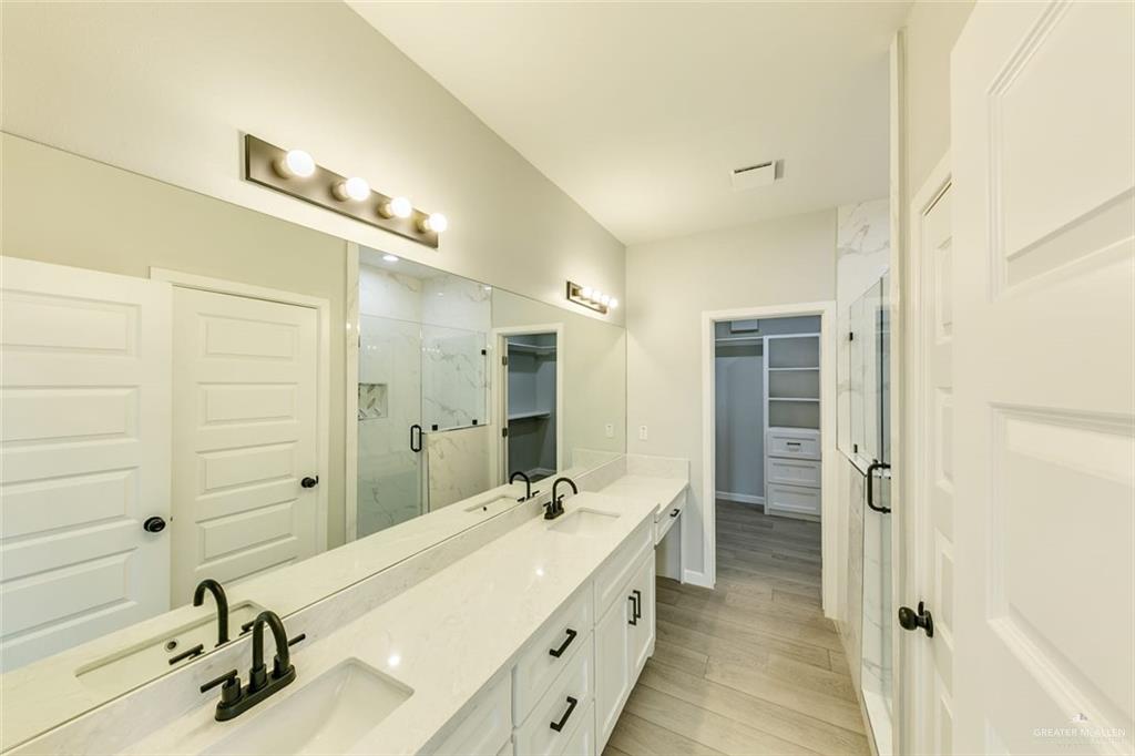 1310 S 9th Street, Alamo, Texas image 15