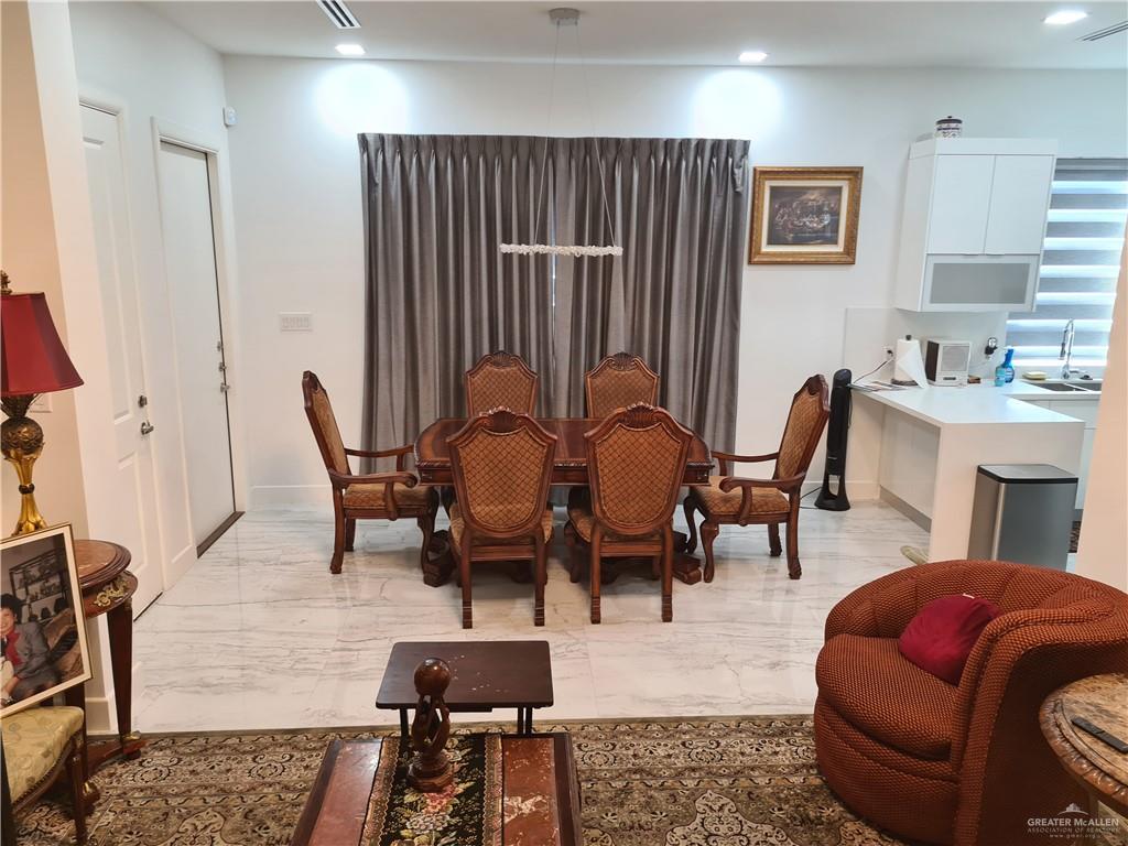 6711 N 11th Lane, McAllen, Texas image 4